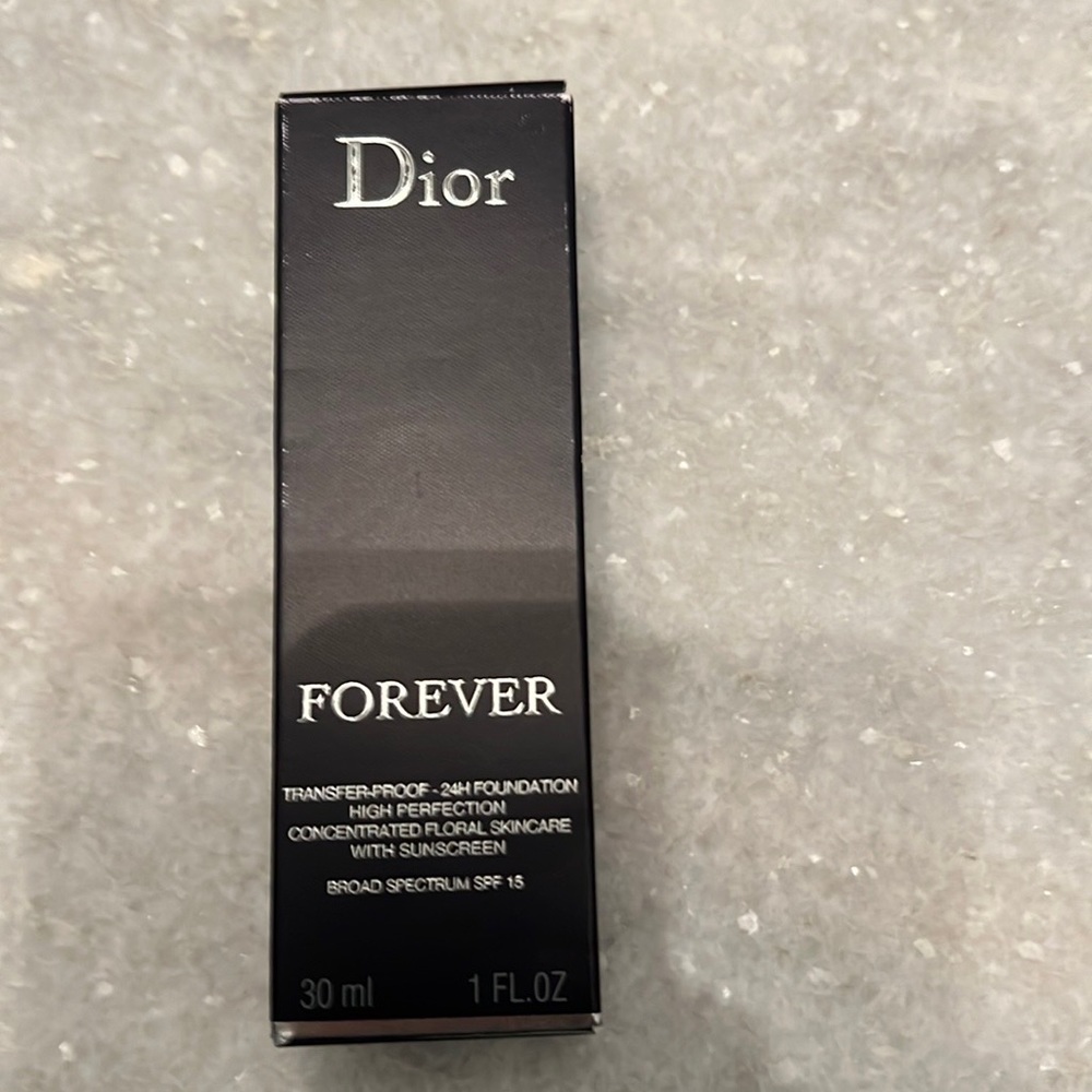 Dior.  Forever 24H. Foundation 1 FL oz. High perfection skincare with sunscreen